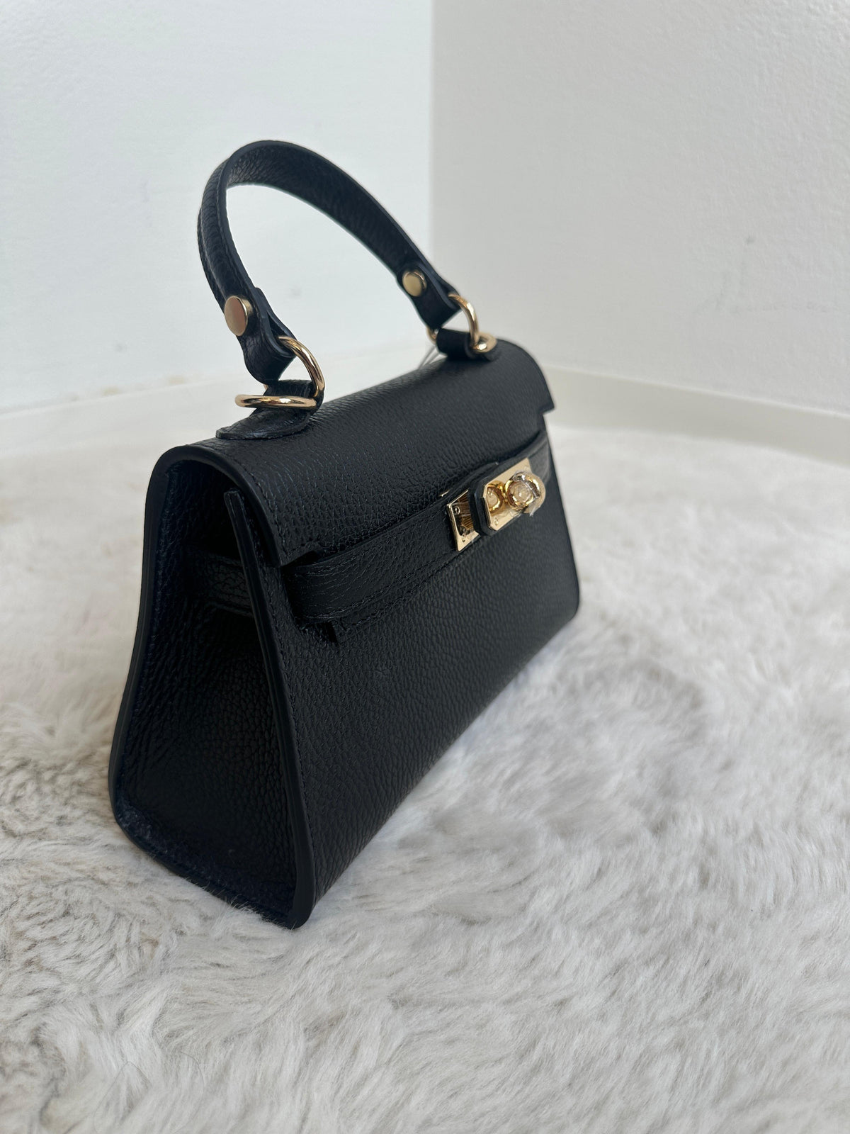 AMINA STRUCTURED HANDBAG – Schwarz