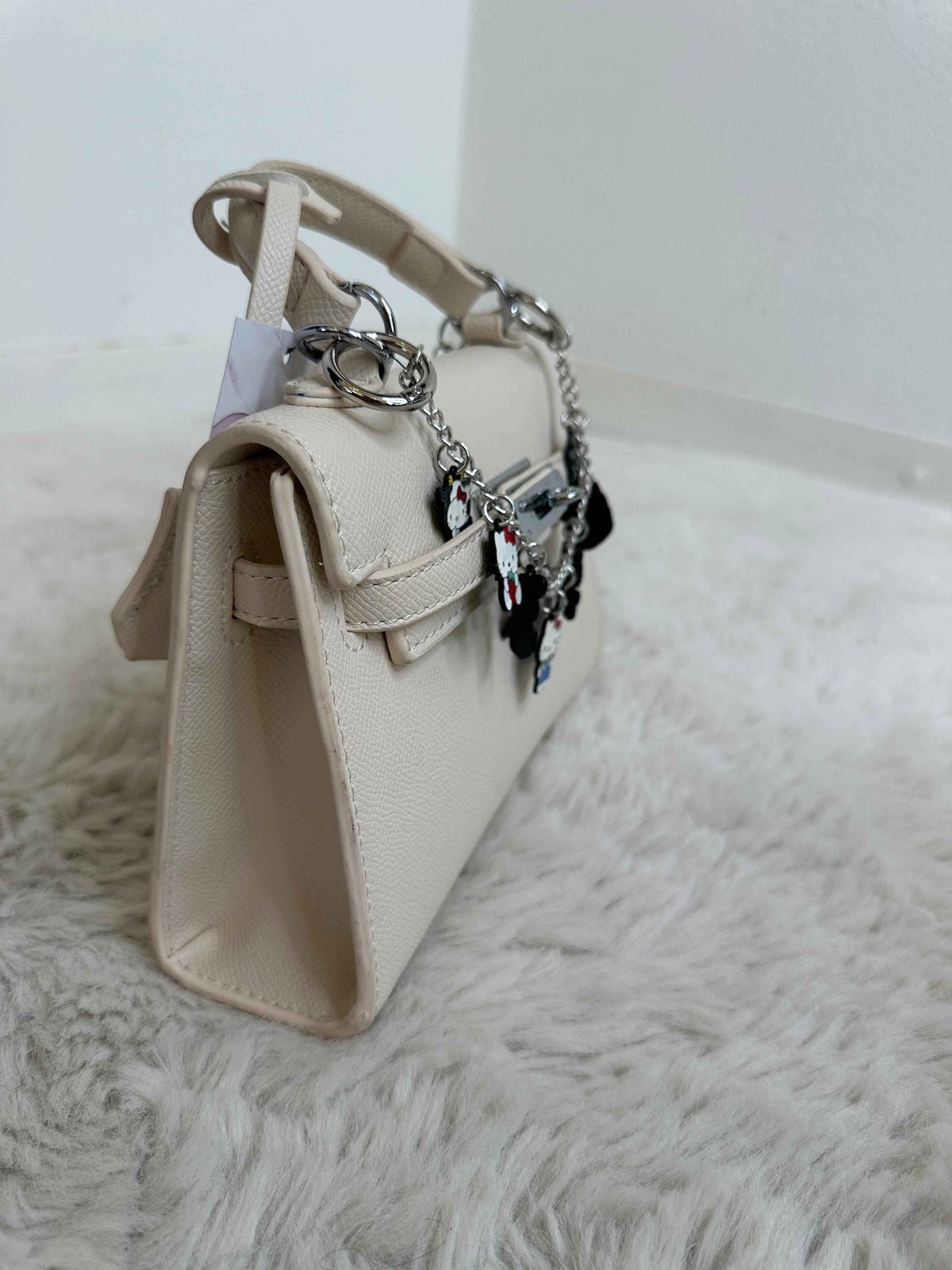 ELARA CHARM HANDBAG