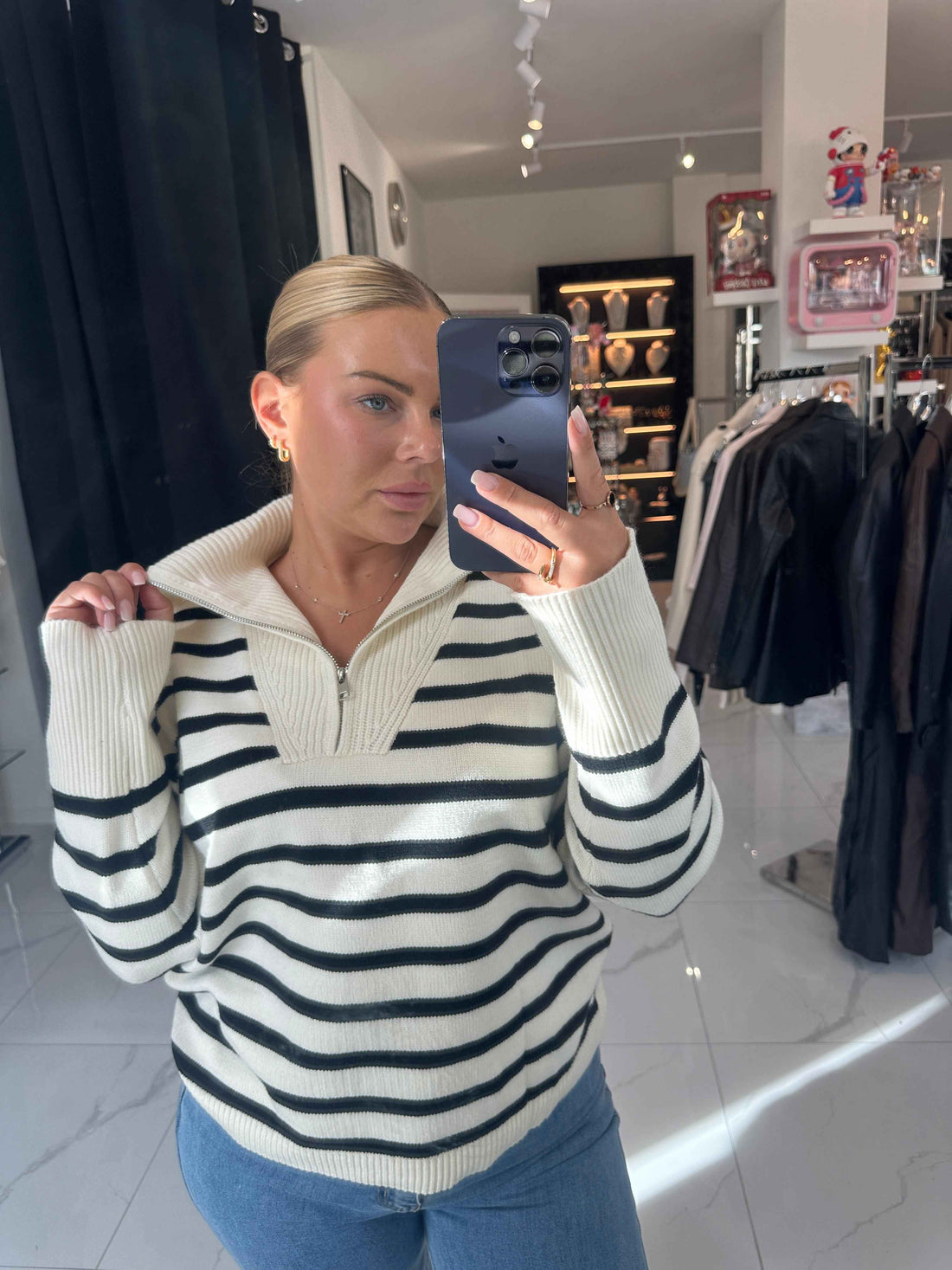 MARÉA Stripe Knit – Creme/Weiss