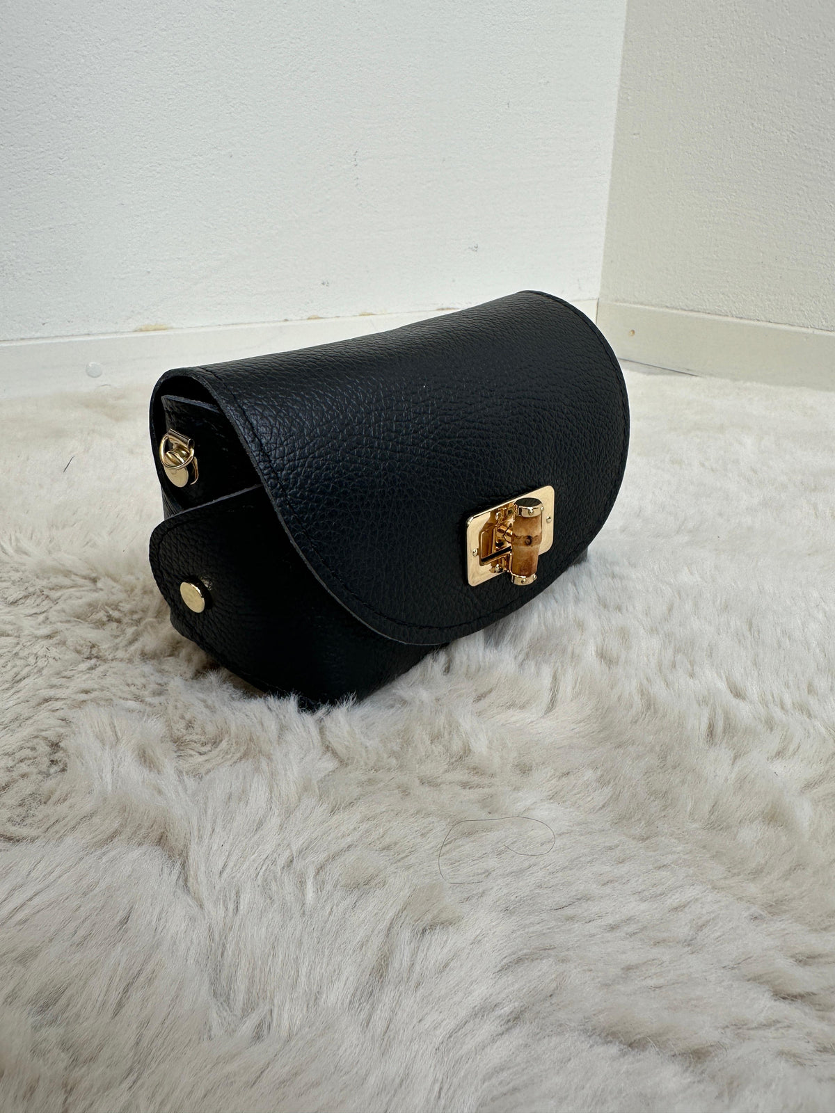 VALERIA CLASSIC SHOULDER BAG