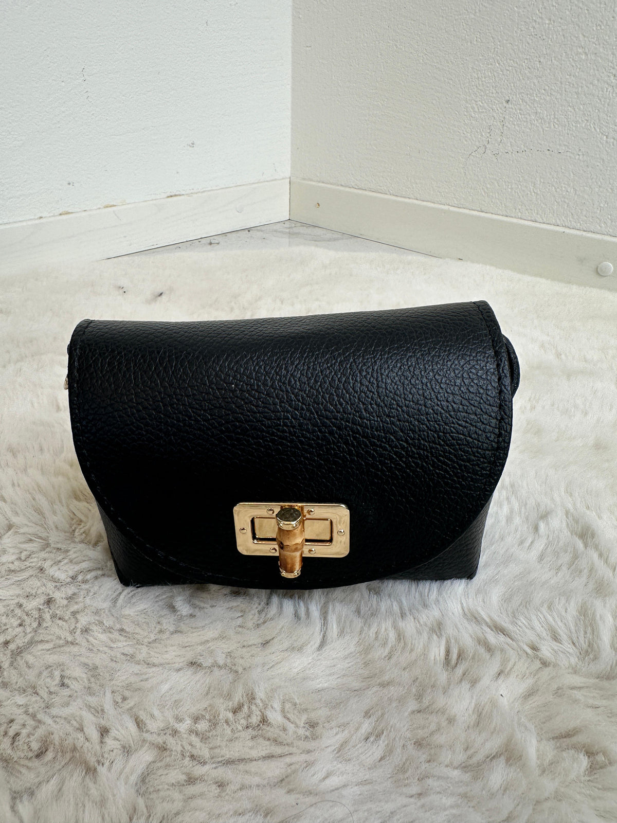 VALERIA CLASSIC SHOULDER BAG – Schwarz
