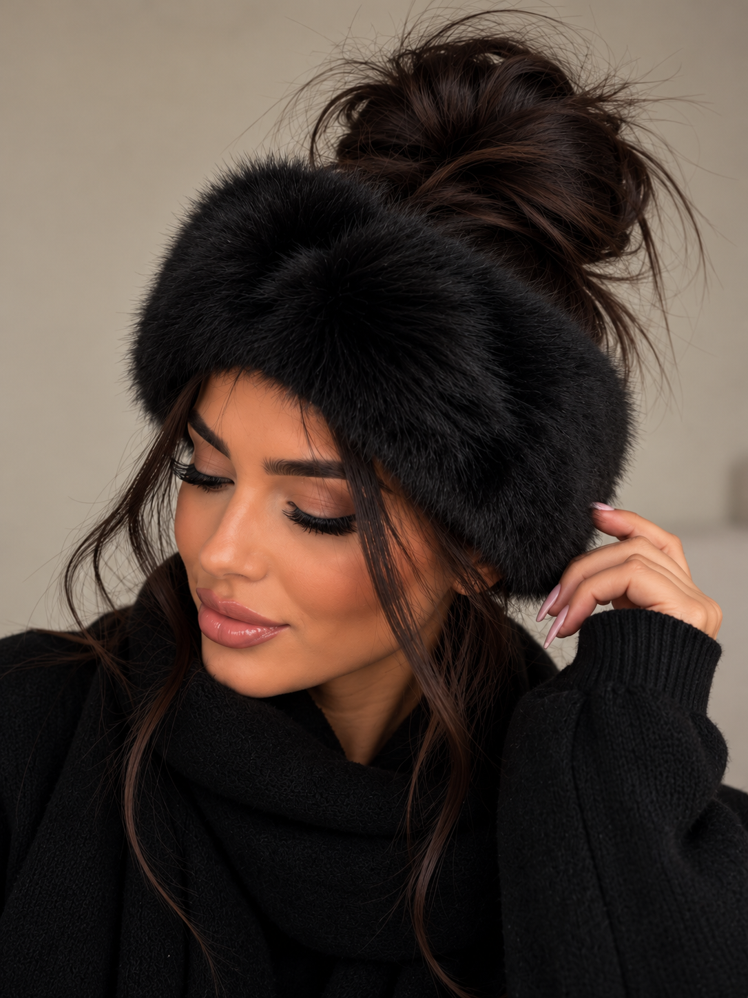 ALPINE ELEGANCE – Flauschiges Fellstirnband – Schwarz