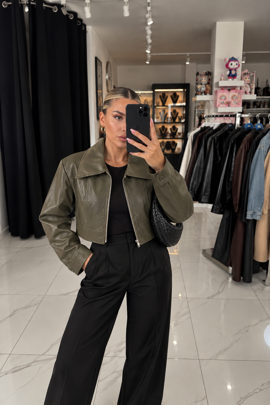 MELORA CROPPED FAUX LEATHER JACKET – Grau