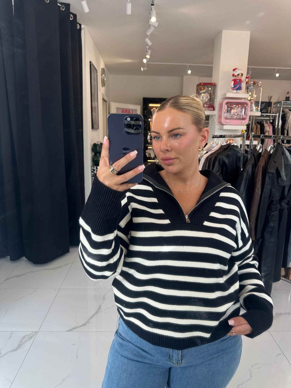 MARÉA Stripe Knit – Schwarz