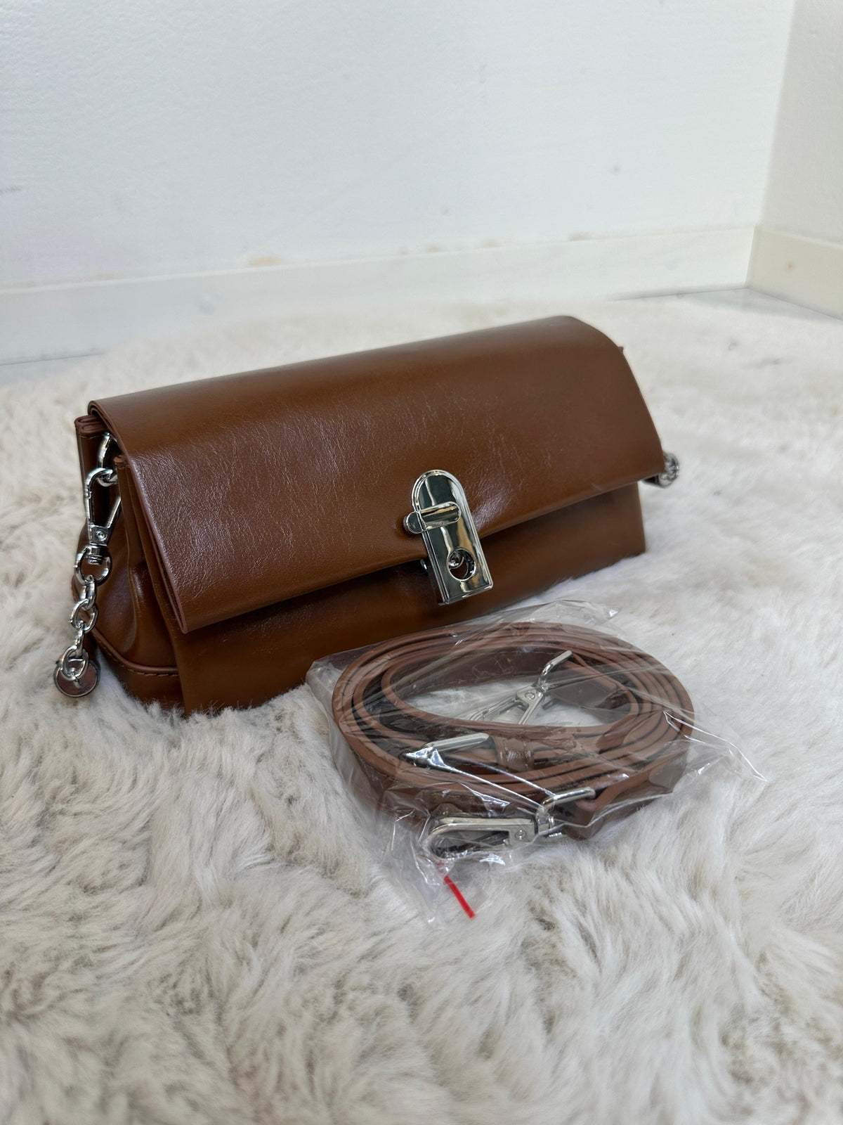 VALERIA CLASSIC SHOULDER BAG – Braun